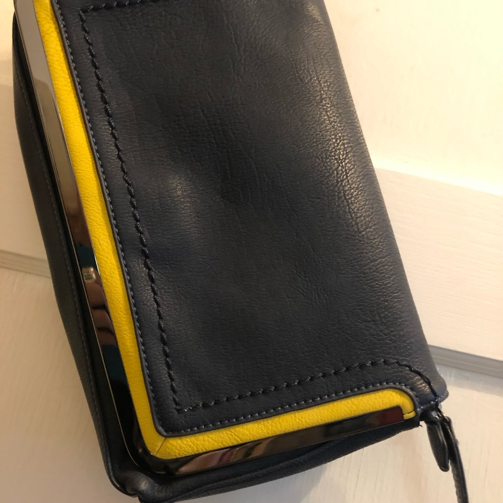 Shiraleah purse/wristlet in gray, yellow, chrome